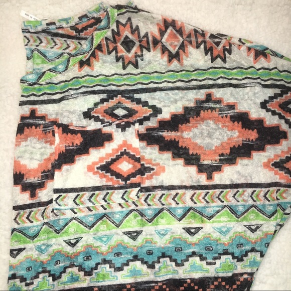 🎀 Tribal print top - Picture 6 of 6